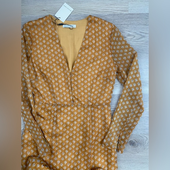 East Order Blaire Midi Dress - Picture 7 of 8